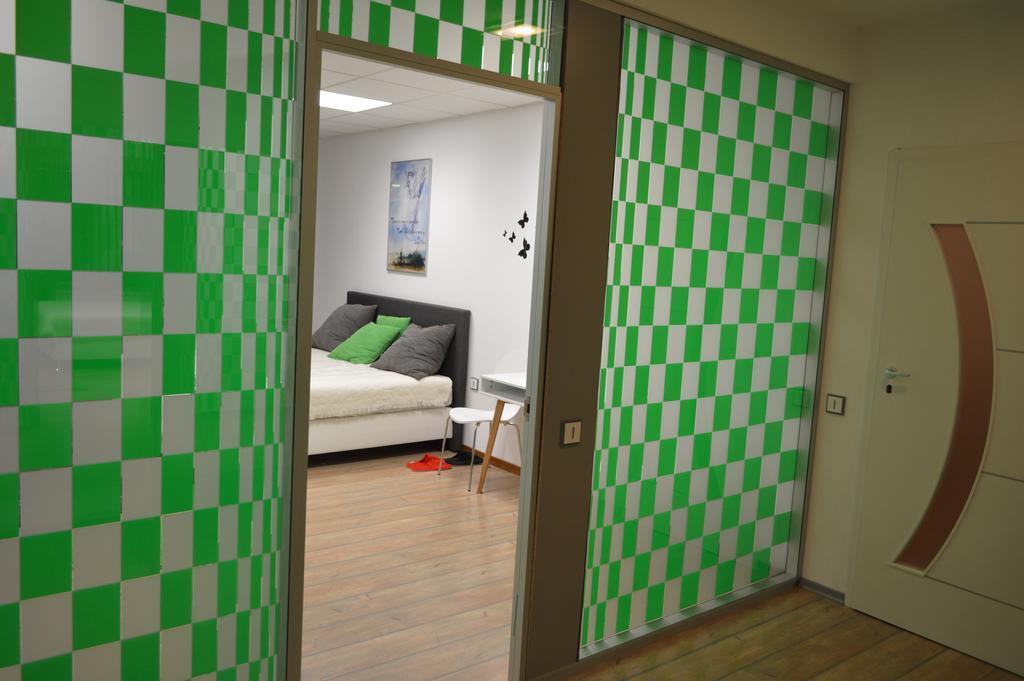 Ferienwohnung Vasarely Luxury Flat Satu Mare Exterior foto